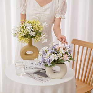 Bouquet de fleurs artificielles CallaFloral blanc, rose, jaune, bleu, champagne, violet en polyester pour décoration intérieure et mariage MW66788 - Product Image 2