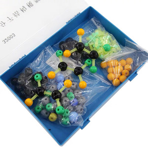 Modèle de structure moléculaire du chlorure de sodium diamanté, outil pédagogique d'assemblage et de démonstration pour les collèges et les lycées - Product Image 1