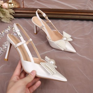 <span class=keywords><strong>Scarpe</strong></span> da <span class=keywords><strong>sposa</strong></span> bianche di alta qualità <span class=keywords><strong>per</strong></span> <span class=keywords><strong>la</strong></span> <span class=keywords><strong>sposa</strong></span> bianca perla Slingbac pompa da donna - Product Image 4