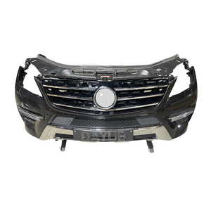 Kit de montage de pare-chocs avant et de calandre d'occasion à la vente chaude pour <span class=keywords><strong>Mercedes</strong></span> Benz W166 <span class=keywords><strong>ML</strong></span> Condition d'occasion pour la position avant - Product Image 1