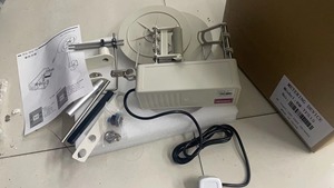Dispositif de dosage latéral élastique sans tension à moteur pas à pas RONMACK TFS-15, programmable pour machine à point de chaînette à plat - Product Image 4