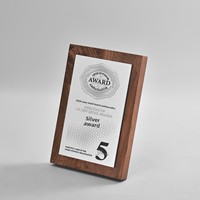 Trophée 3D en bois massif de noyer, plaque de récompense sculptée sur mesure pour la reconnaissance des rencontres annuelles d'entreprise