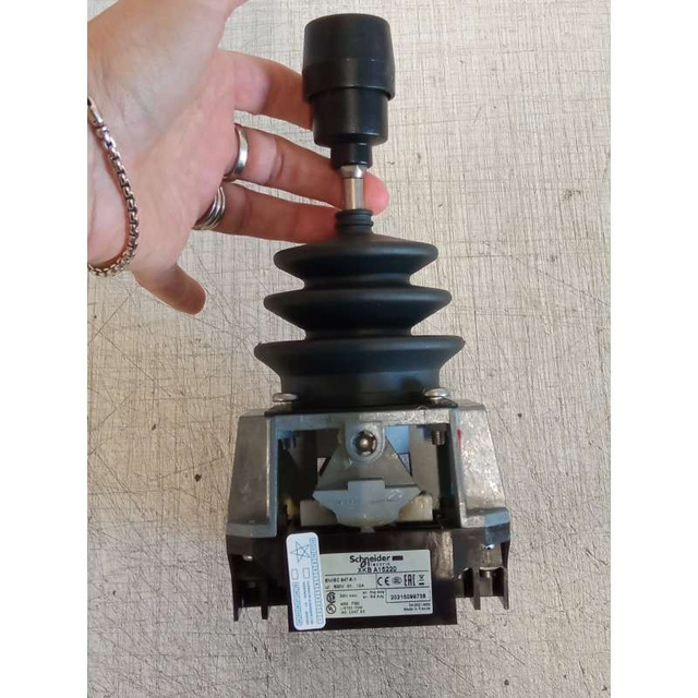 Original Brand New XKBA15220 4Direction Joystick Manipulator N S ampO For PLC