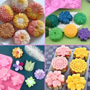 Moules à savon en silicone colorés rotatifs, 3 pièces, formes de fleurs, flexibles et réutilisables pour la fabrication de savon, gâteaux faits à la main, chocolat, pâtisserie - Product Image 2