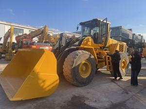Chargeuse sur pneus hydraulique Volvo L180F d'occasion, moteur D12D, bon état, chargeuse robuste - Product Image 4