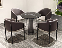 Chaises de salle à manger modernes de luxe en cuir et tissu |   Fauteuils minimalistes italiens |   Chaises de réception et de réunion pour bureau