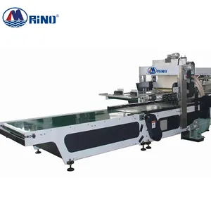 Corrugated clapboard partition assembling machine for carton box making machine