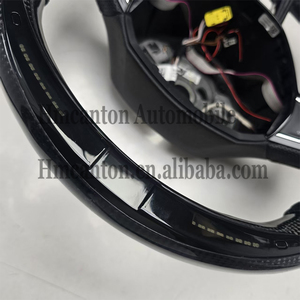 Volant de direction en cuir perforé en fibre de carbone avec LED pour Skoda Octavia, vente directe en gros - Product Image 2