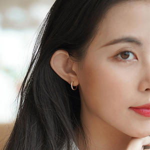 Pendientes de Aro con Diamantes E3915, Oro Amarillo, Corte Brillante Redondo, Color G, Diamantes Naturales, Clásicos para Mujer, Uso Diario - Product Image 6