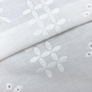 <strong>Tissu</strong> swiss Voile Textile Hollow Out Woman Dress Material Embroidery Cotton Eyelet Woven Fabric - Product Image 2