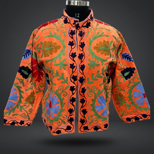 Manteau d'hiver en velours Suzani brodé floral fait main, rembourré, long, pour femmes, idéal pour les soirées - Product Image 1