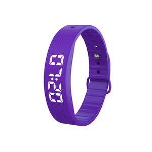 Montre-bracelet numérique LED étanche avec fonction snooze, podomètre intégré et bracelet de fitness réglable - Product Image 2