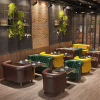 Usine directe bar européen de style rétro cabine en bois massif table basse et ensemble de chaises meubles de restaurant commercial