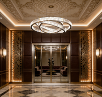 Lustre moderne de luxe en laiton avec anneaux entrelacés et cristaux, grand luminaire suspendu circulaire à LED, intensité variable, éclairage de couleur personnalisable