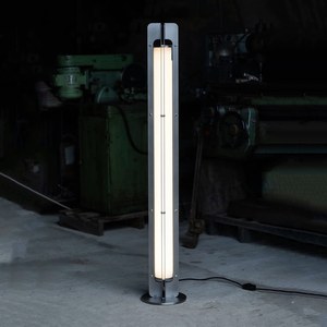 Lámpara de Pie Estilo Industrial Bauhaus con Fuente de Luz LED, Acero Inoxidable, para Sala de Estar, Dormitorio, Estudio, Sala de Exposiciones - Product Image 2