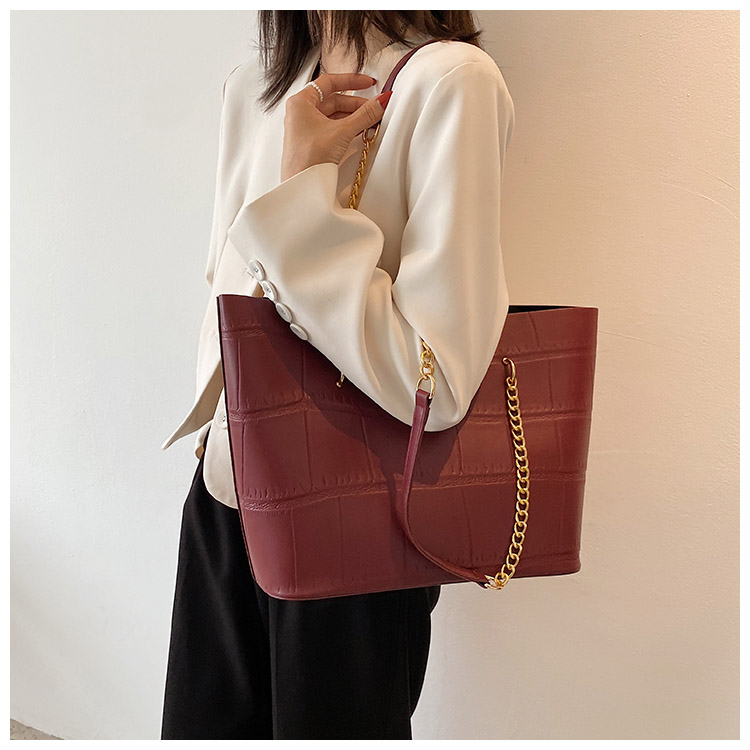 wine red
