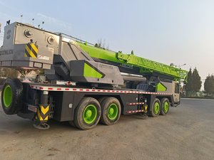 Grue sur camion d'occasion Zoomlion ZTC700 de 70 tonnes, moteur diesel de haute qualité, pour engins de construction, d'origine chinoise, en stock, à vendre - Product Image 2