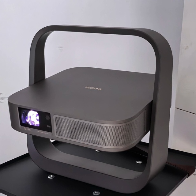 XGIMI Z9X 4K DLP Projector Optical Zoom 1700ISO Brightness Portable 1.5KG, Suitable for Home Theater Gaming