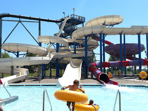 Toboggan aquatique en spirale ouverte en fibre de verre, parc aquatique commercial, piscine hors sol, équipement d'amusement, conception personnalisée CE - Product Image 5