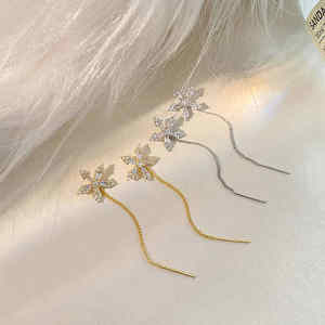 Pendientes de Plata con Diseño de Copo de Nieve y Circonita, Estilo Lindo para Fiestas, Línea La Monada para Mujer, Chapados en Oro/Plata - Product Image 6