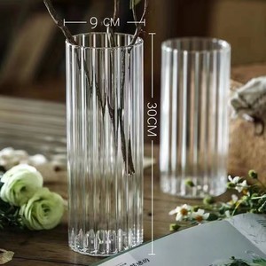 Vases à fleurs cylindriques <span class=keywords><strong>en</strong></span> <span class=keywords><strong>verre</strong></span> et cristal à rayures verticales transparentes extra larges contemporaines pour la décoration intérieure de mariage - Product Image 3