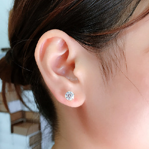 Orecchini a Lobo in Zirconia Cubica per Donne, 8mm con Montatura a Griffe, Set di Orecchini Doppi Eleganti e alla Moda, Gioielli Statement per Uso Quotidiano - Product Image 4