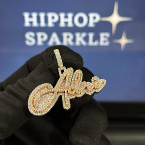 Pendentif personnalisé Adri de 1,70 pouce, plaqué or 14 carats, serti de moissanite, style hip-hop, bijou de luxe, collier avec breloque - Product Image 5
