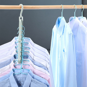 Porte-vêtements pliable mural en plastique à 9 trous pour rangement de placard et organisation de garde-robe - Product Image 1