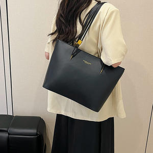 תיק נשיאה פשוט ואופנתי, בעל קיבולת גדולה, ניתן להתאמה אישית, עשוי PU ופוליאסטר, סגירת רוכסן, תיק כתף/בית שחי, רב מכר - Product Image 4