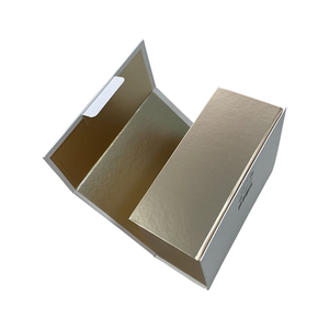 <span class=keywords><strong>Caja</strong></span> <span class=keywords><strong>de</strong></span> Regalo Magnética Plegable <span class=keywords><strong>de</strong></span> Lujo Personalizada con Logotipo en Lámina Dorada, Empaque Rígido y Plegable para Joyería, Cosméticos y Regalos Premium - Product Image 4