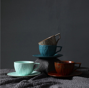 ชุดจานรองแก้วเซรามิกสไตล์วินเทจสำหรับใส่กาแฟน้ำเบียร์ดีไซน์รูปดอกไม้สุดสร้างสรรค์สำหรับบ้านสมัยใหม่ - Product Image 3