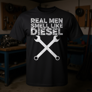 Camiseta para Hombre con Estampado 'Real Men Smell Like Diesel', Camiseta de Mecánico, Ropa de Trabajo para Camioneros - Product Image 3
