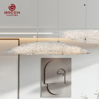 Luminaire suspendu en verre moderne et créatif en forme de nuage à DEL Lustre de restaurant télécommandé pour magasin de vêtements Éclairage parfait