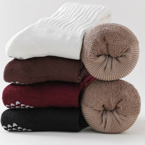 Calcetines de Pilates Profesionales Antideslizantes para Mujer, Calcetines de Yoga de Tubo Largo para Otoño e Invierno, Calcetines Deportivos de Fitness Gruesos hasta la Pantorrilla, Calcetines de Punto - Product Image 4