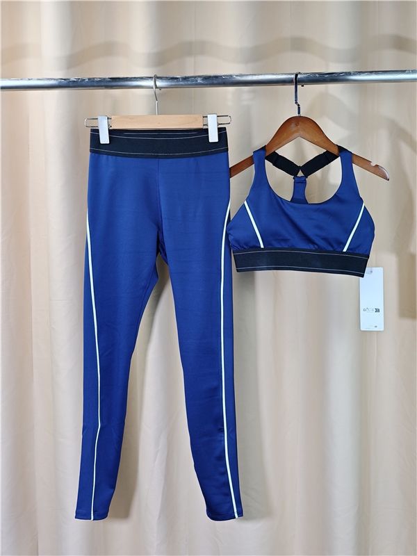 สีน้ำเงิน