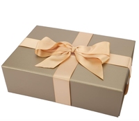 Vente en gros carton avec logo personnalisé Boîte postale en carton pour vêtement Papier d'emballage ondulé Boîte d'emballage d'expédition pour robe
