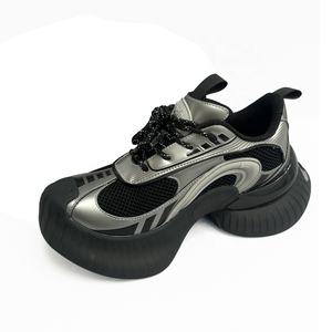 Kalın taban ve artan yükseklik ile akan koşu ayakkabıları, kadın Retro hafif spor ayakkabı - Product Image 1