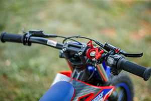 Moto cross pour enfants - 74V, vitesse unique, frein à disque, cadre en alliage d'aluminium, moteur central, limiteur de vitesse réglable pour des balades en toute sécurité - Product Image 4