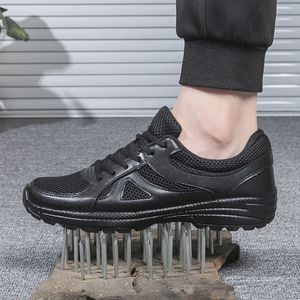 15 สกินคิงรองเท้าฝึกซ้อมสำหรับผู้ชายพื้นรองเท้ายางส้นเตี้ยรองเท้ากีฬาตาข่ายระบายอากาศได้ - Product Image 1