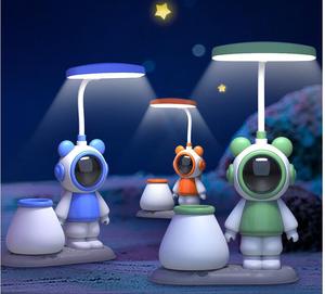 Lámpara de escritorio de astronauta para niños, luz <span class=keywords><strong>LED</strong></span> nocturna con puerto de carga USB, portalápices, lámparas de escritorio pequeñas de lectura para estudiantes, dormitorio - Product Image 2