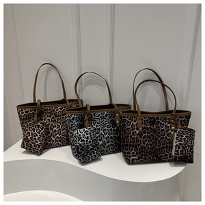 Nouvel Arrivage 2025 – Ensemble 2 Pièces : Sacs à Bandoulière Tendance pour <span class=keywords><strong>Femme</strong></span>, Imprimé Léopard, Grande Capacité avec Pochette - Product Image 4