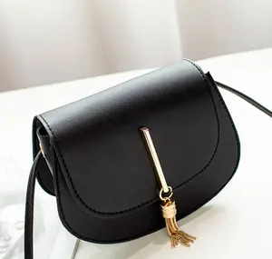 Bayan Mini Fringe püsküller kabuk çanta, yeni hediye kadın moda PU deri katı çile omuz askılı postacı çantaları