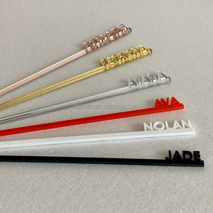 Agitador de Bebidas Acrílico Personalizado con Nombre, Varilla Negra Retorcida para Bodas, Compromisos, Aniversarios y Fiestas - Product Image 4