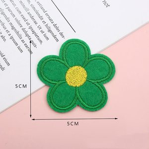 Offre Spéciale Prix de Gros Écussons en Feutre Brodés Thermocollants Motif Tournesol Coloré de 5 cm (2 Pouces) pour Décoration DIY - Product Image 5