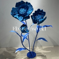 Grandes fleurs artificielles bleues personnalisées fleurs en papier pour les accessoires de décoration de scène de mariage pour les armoires de centre commercial