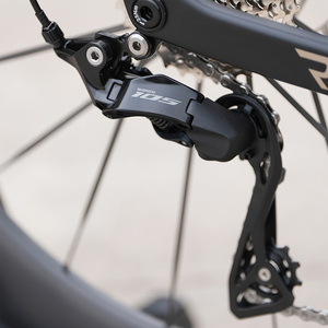 Vélo de route en fibre de carbone R18, cadre en fibre de carbone Fy-344 à 22 vitesses avec freins à disque hydrauliques R7120, offre une vitesse exceptionnelle et - Product Image 3