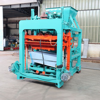 Machine automatique de fabrication de briques creuses QT4-25 avec taille de bloc de 400x200x200mm et caractéristiques d'utilisation faciles