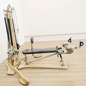 Équipement de Pilates Reformer en érable, édition limitée, conçu par <span class=keywords><strong>Ochi</strong></span> pour les salles de sport et les studios professionnels - Product Image 3