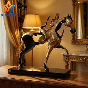 Scultura Equestre in Acciaio Inossidabile Lucidato a Specchio, Colore Personalizzato, Arte Astratta Moderna di Uomo a Cavallo per Interni ed Esterni - Product Image 2