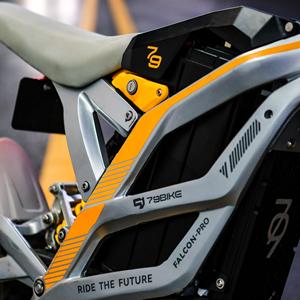 Prix d'usine US 79bike Pro <span class=keywords><strong>Moto</strong></span> électrique tout-terrain 55PMH Sport Moteur central 10000W Cadre en alliage d'aluminium <span class=keywords><strong>Batterie</strong></span> intégrée 72V - Product Image 6